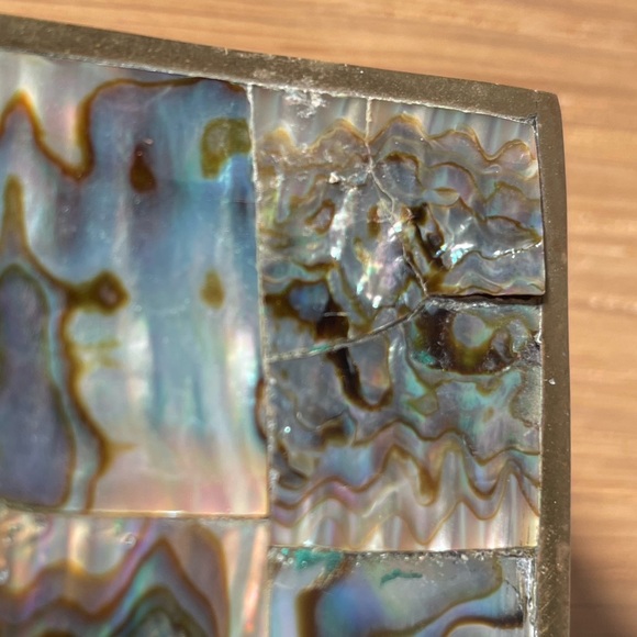 Vintage Abalone Shell and Brass Decorative Trinket Box with Rosewood Lining - Picture 8 of 11